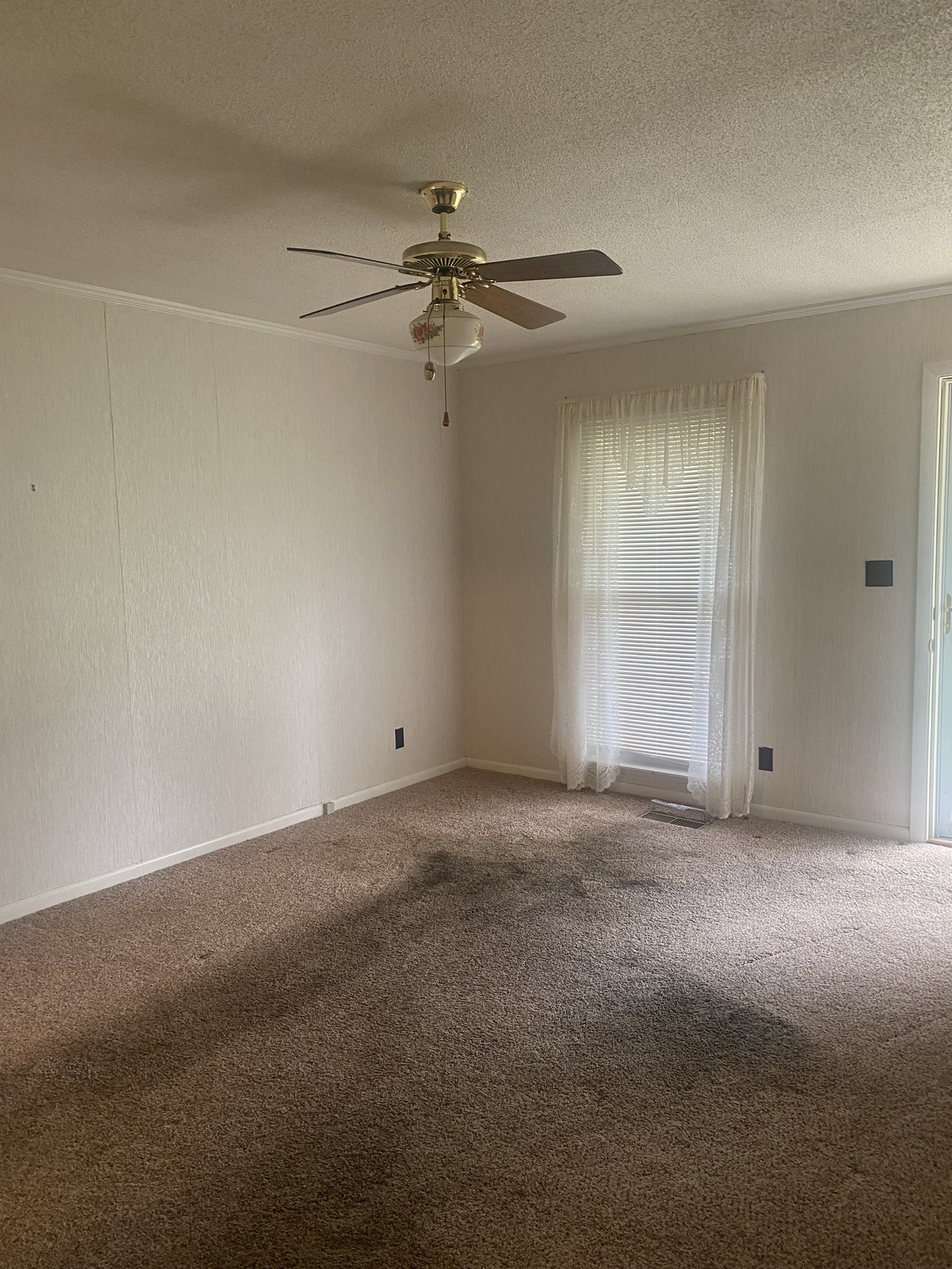 527 Spring Valley Road McMinnville, TN 37110 - Photo 4 of 17 Gallery Image 4