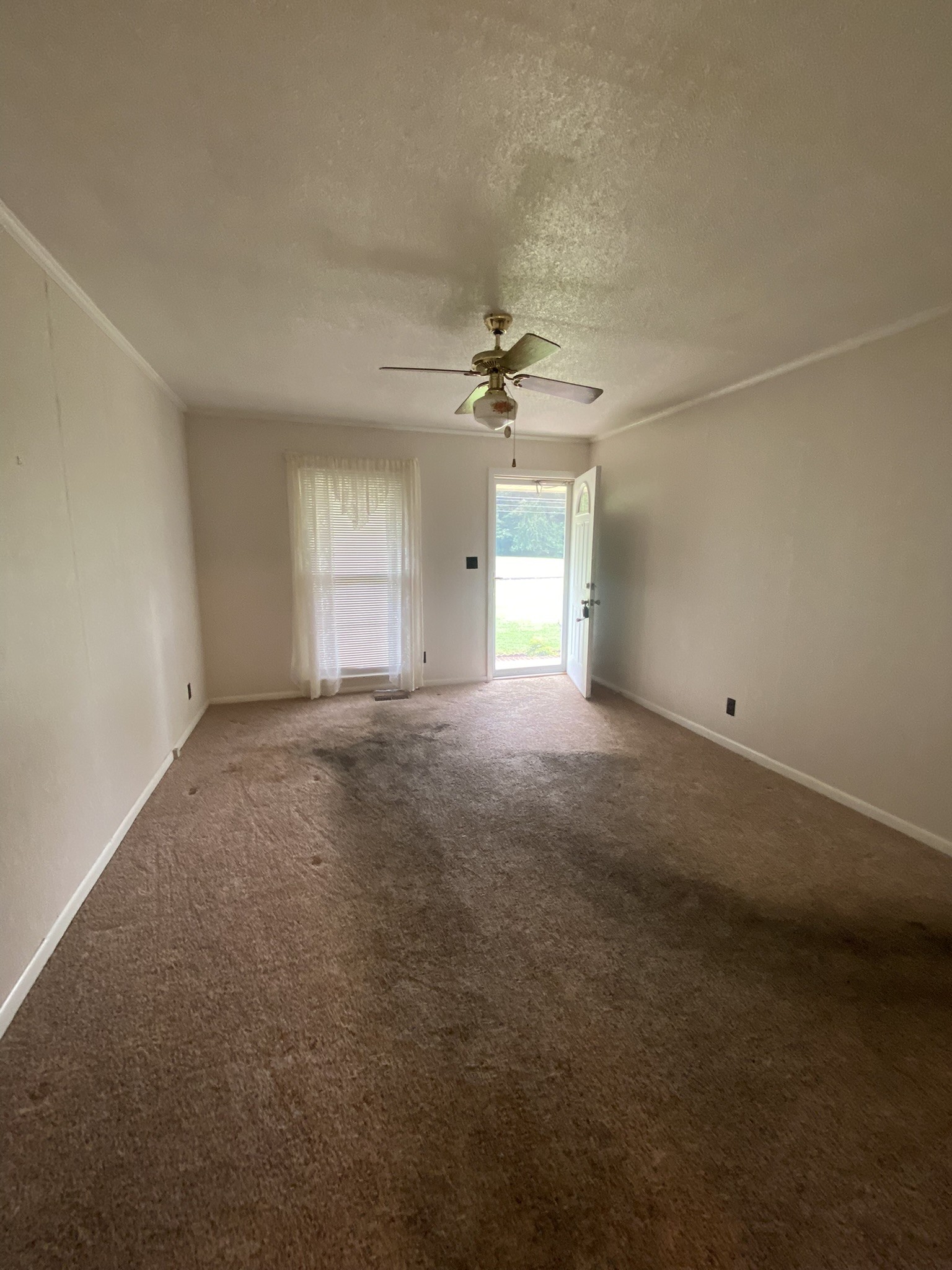527 Spring Valley Road McMinnville, TN 37110 - Photo 5 of 17 Gallery Image 5