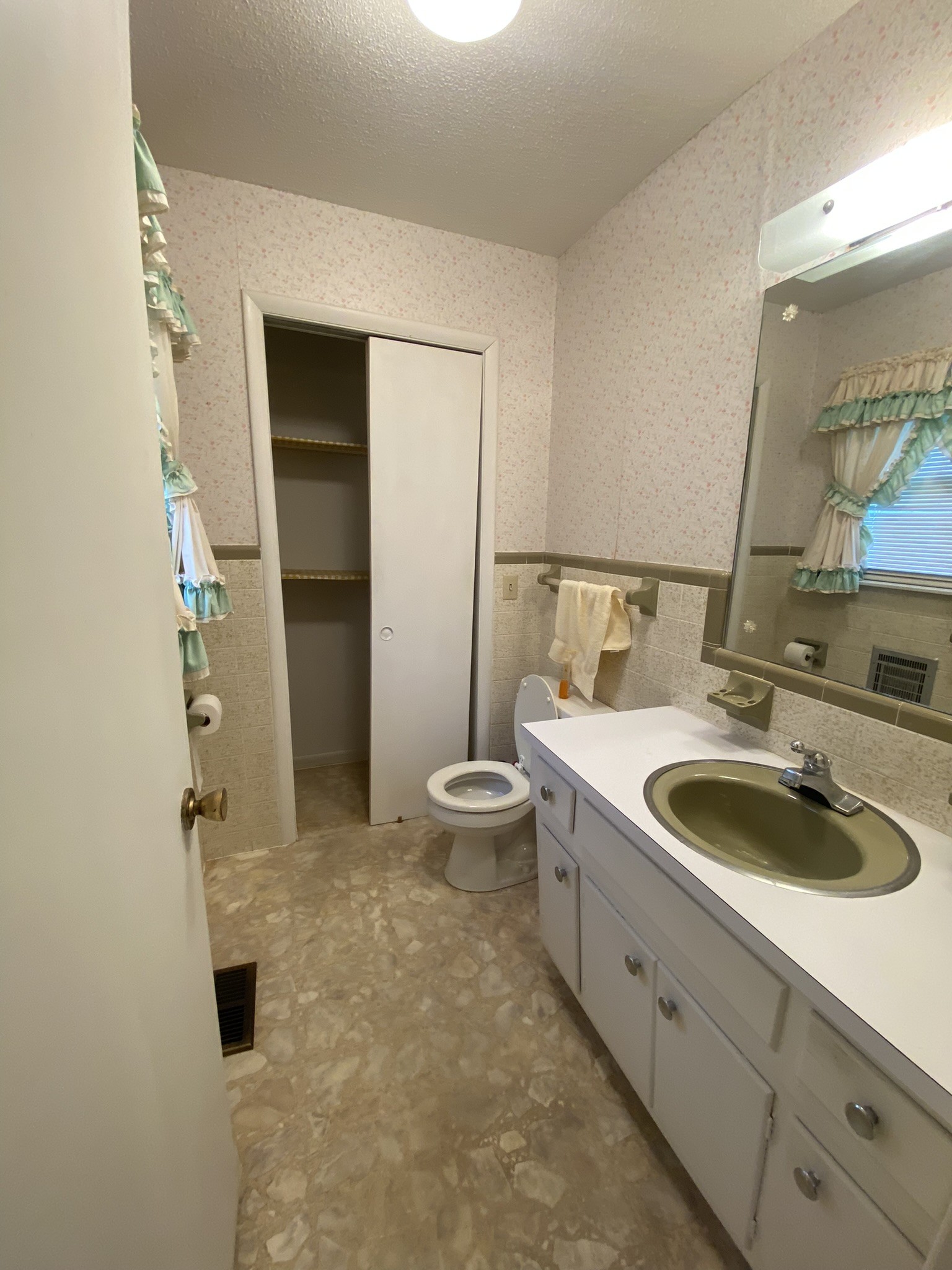 527 Spring Valley Road McMinnville, TN 37110 - Photo 10 of 17 Gallery Image 10