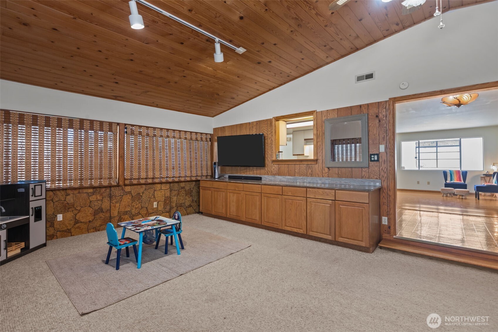 16022 126th Avenue Southeast Renton, WA 98058 - Photo 20 of 35 Gallery Image 20