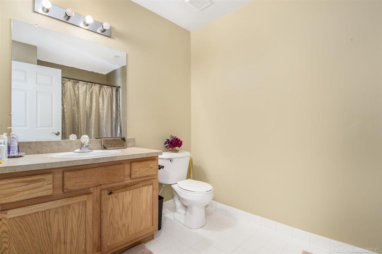 45979 Rhodes Drive Macomb, MI 48044 - Photo 11 of 15