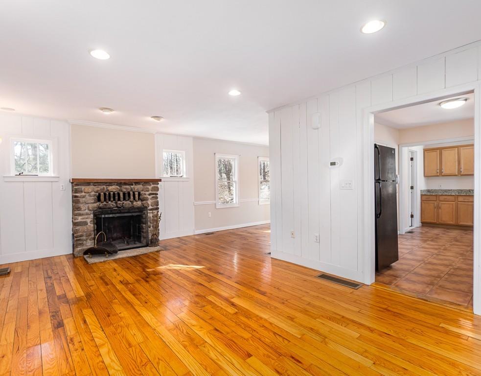 47 Providence Road Westford, MA 01886 - Photo 6 of 28 Gallery Image 6