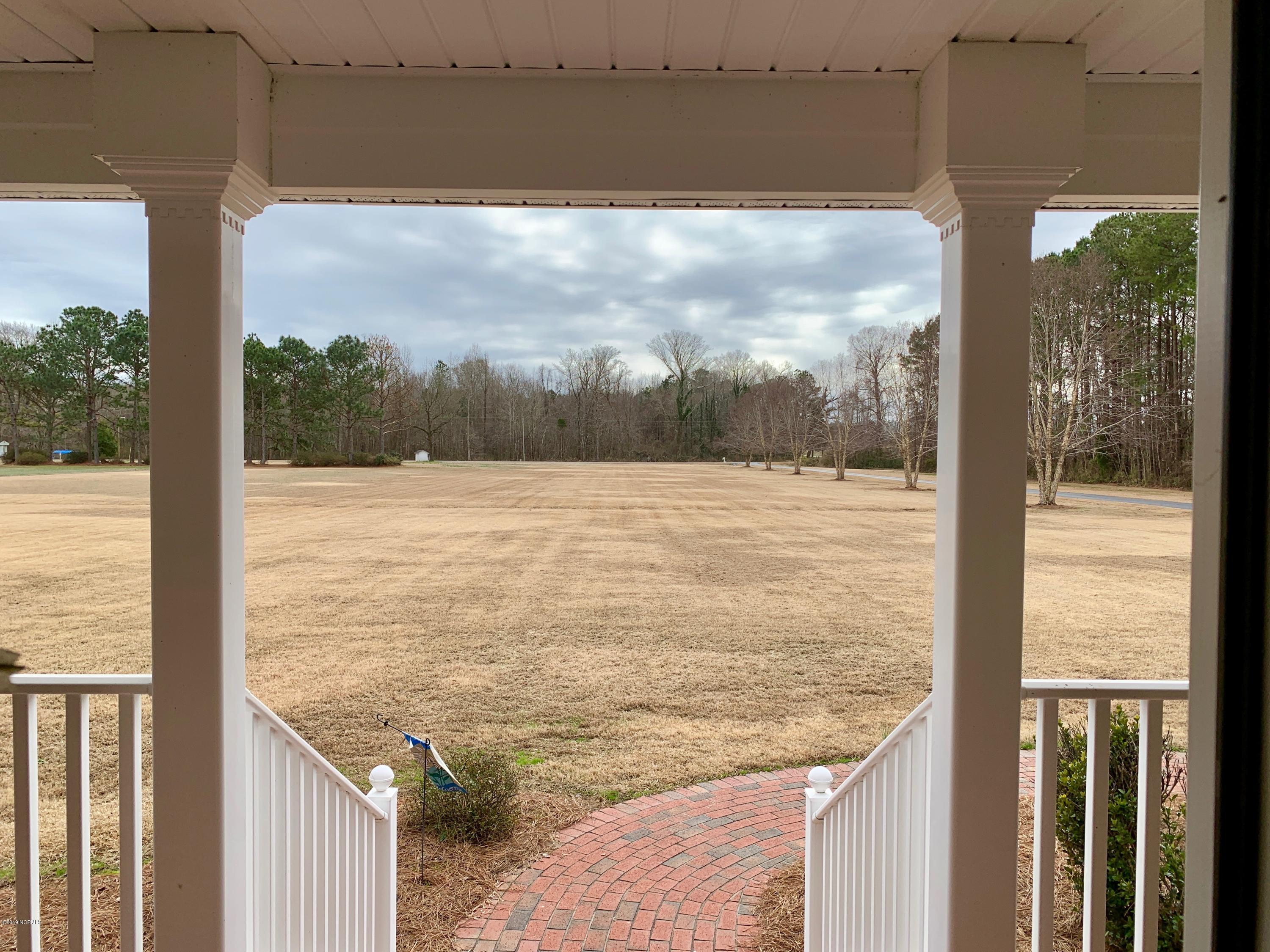 245 Roberson Road Washington, NC 27889 - Photo 2 of 53 Huge Front yard with Asphalt driveway