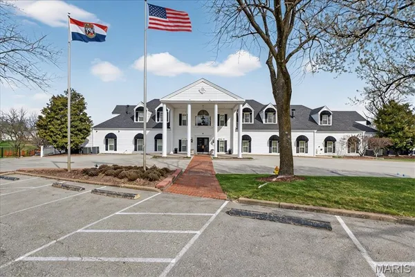 $989,000 | 59 West Meath Weldon Spring, Weldon Spring, MO 63304