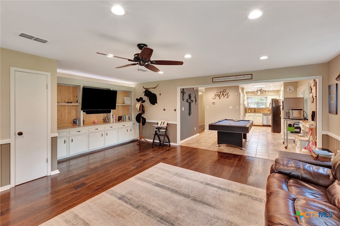 351 Sulphur Creek Road Victoria, TX 77905 - Photo 10 of 28
