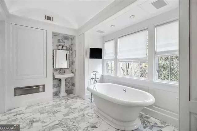 $6,995 | 460 Ivy Park Lane Northeast, Atlanta, GA 30305