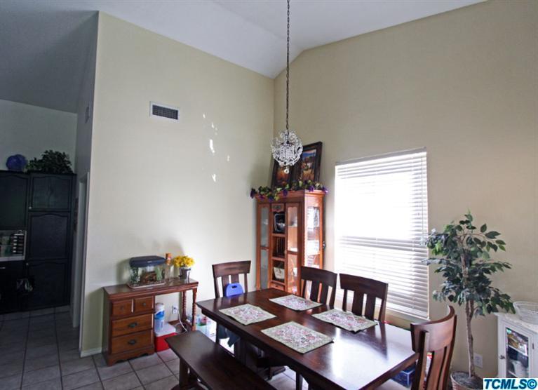 341 West Huntsman Avenue Reedley, CA 93654 - Photo 5 of 20 Additional Photo