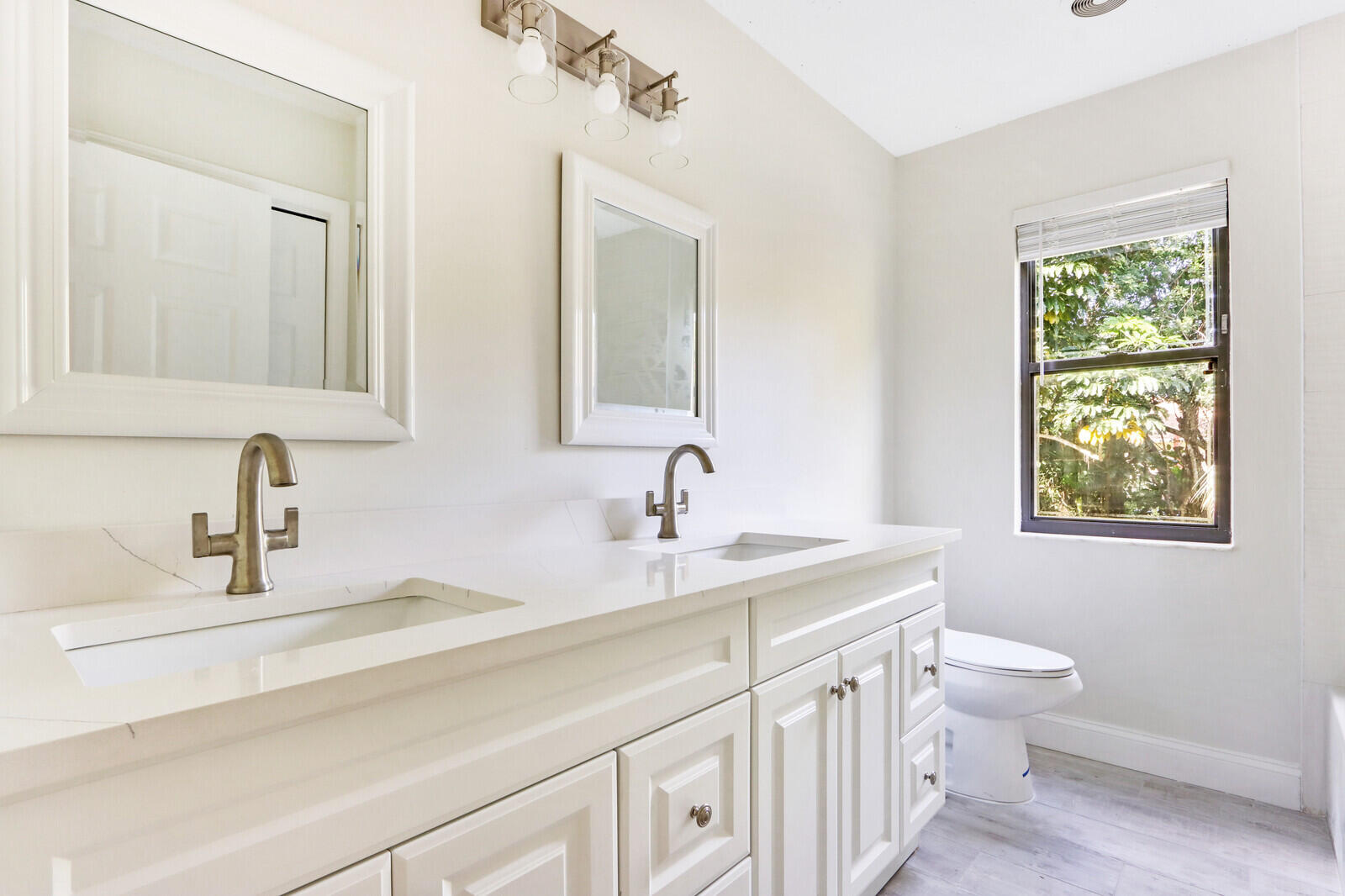 10894 154th Road North Jupiter, FL 33478 - Photo 23 of 49 guest bathroom