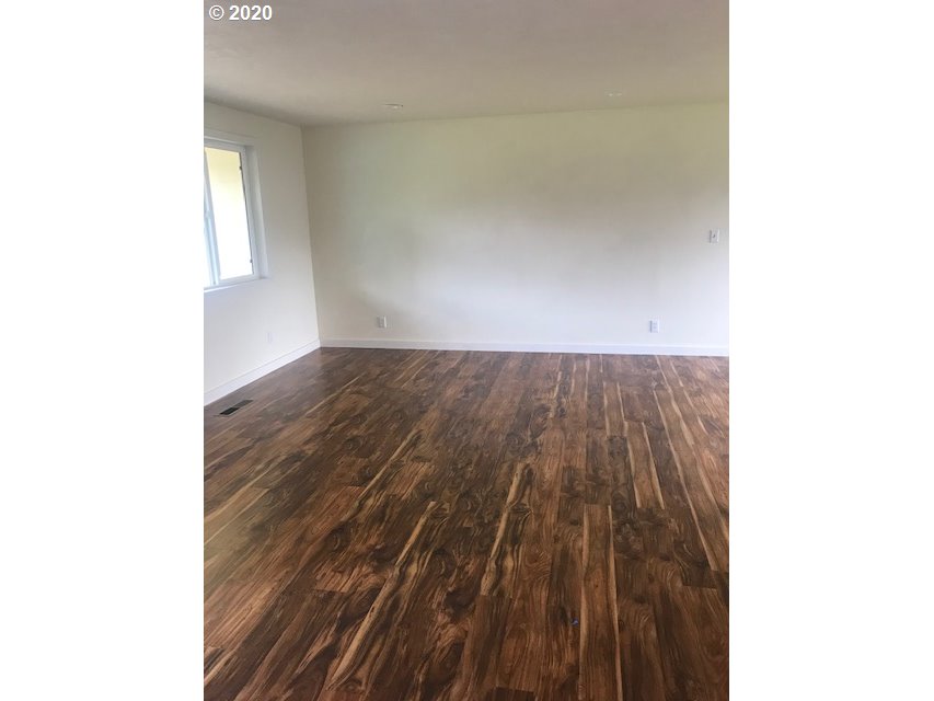 1273 T Street Springfield, OR 97477 - Photo 11 of 13 Gallery Image 11