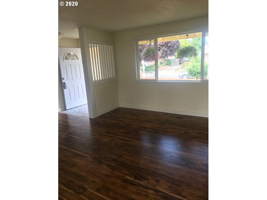 1273 T Street Springfield, OR 97477 - Photo 3 of 13 Gallery Image 3