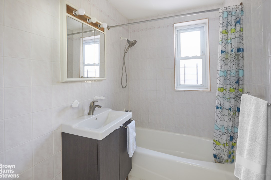 110-15 71st Road, Unit 3M Queens, NY 11375 - Photo 5 of 8