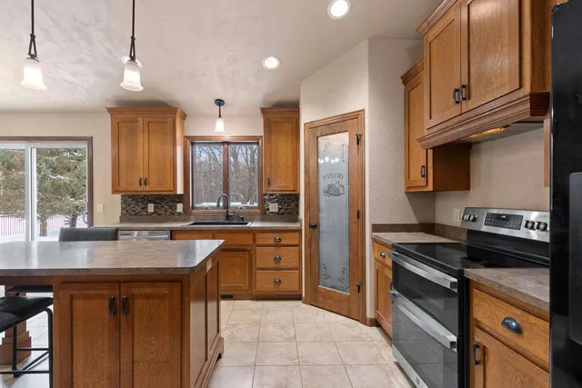 $519,900 | W6303 Rocky Mountain Drive, Greenville, WI 54942