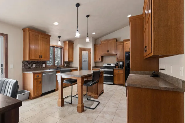 $519,900 | W6303 Rocky Mountain Drive, Greenville, WI 54942