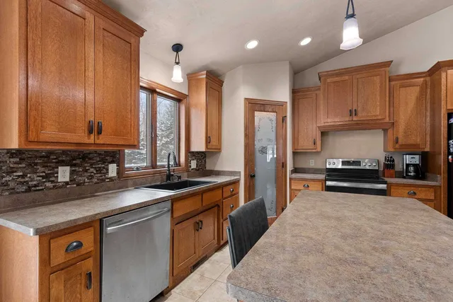 $519,900 | W6303 Rocky Mountain Drive, Greenville, WI 54942