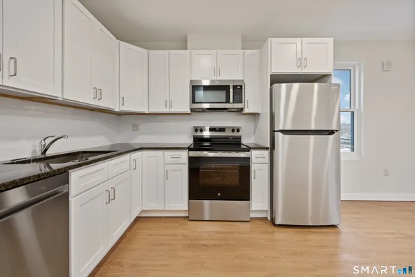 $1,500 | 1355 Main Street, Unit 207, Hartford, CT 06103