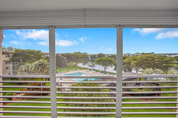 $2,200 | 1702 Andros Isle, Unit D4, Coconut Creek, FL 33066