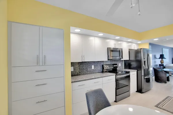 $2,200 | 1702 Andros Isle, Unit D4, Coconut Creek, FL 33066