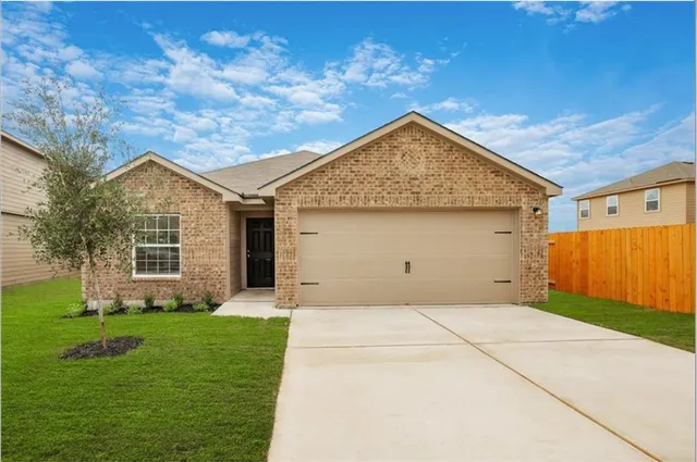 $1,600 | 138 Fox Glen Trail, Jarrell, TX 76537