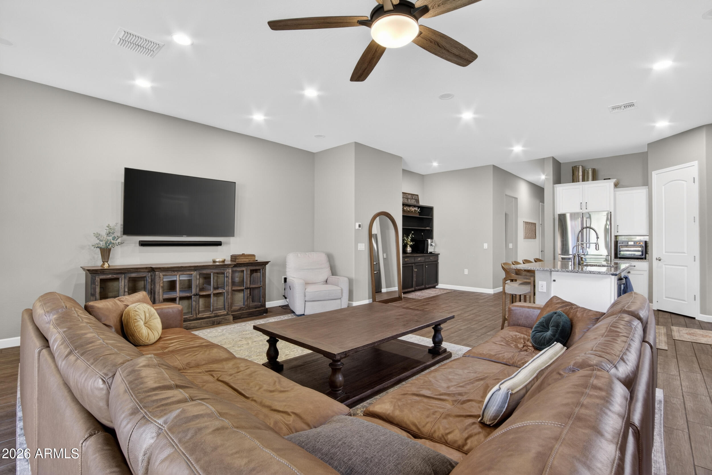 2021 West Plum Road Phoenix, AZ 85085 - Photo 7 of 60 7_img_8669