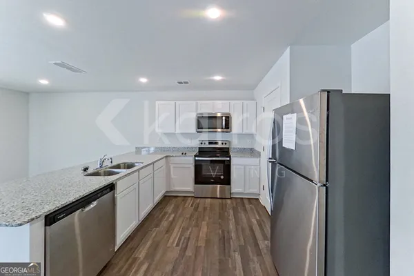 a close view of sink and tap