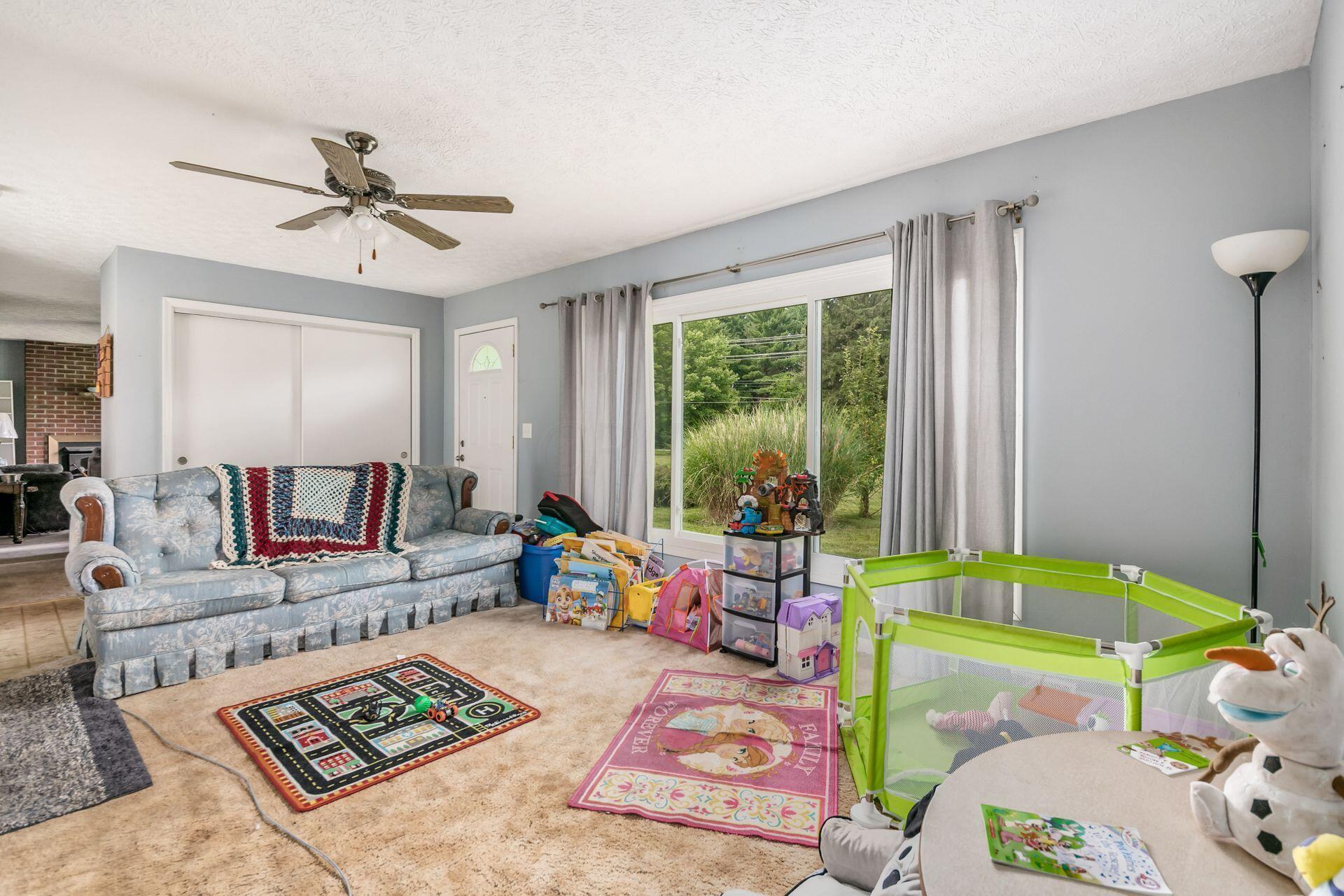 7989 Harlem Road Westerville, OH 43081 - Photo 4 of 67 009_c9ad8_L 7989 Harlem Rd055