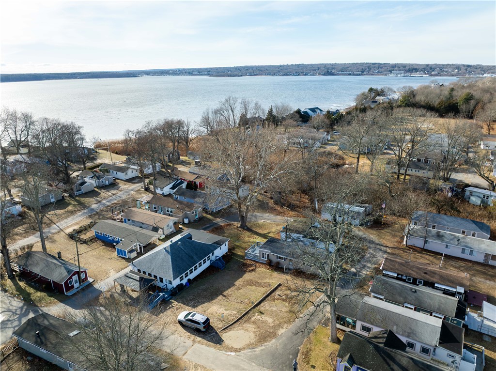 46 Andrew Comstock Road Warwick, RI 02886 - Photo 2 of 27