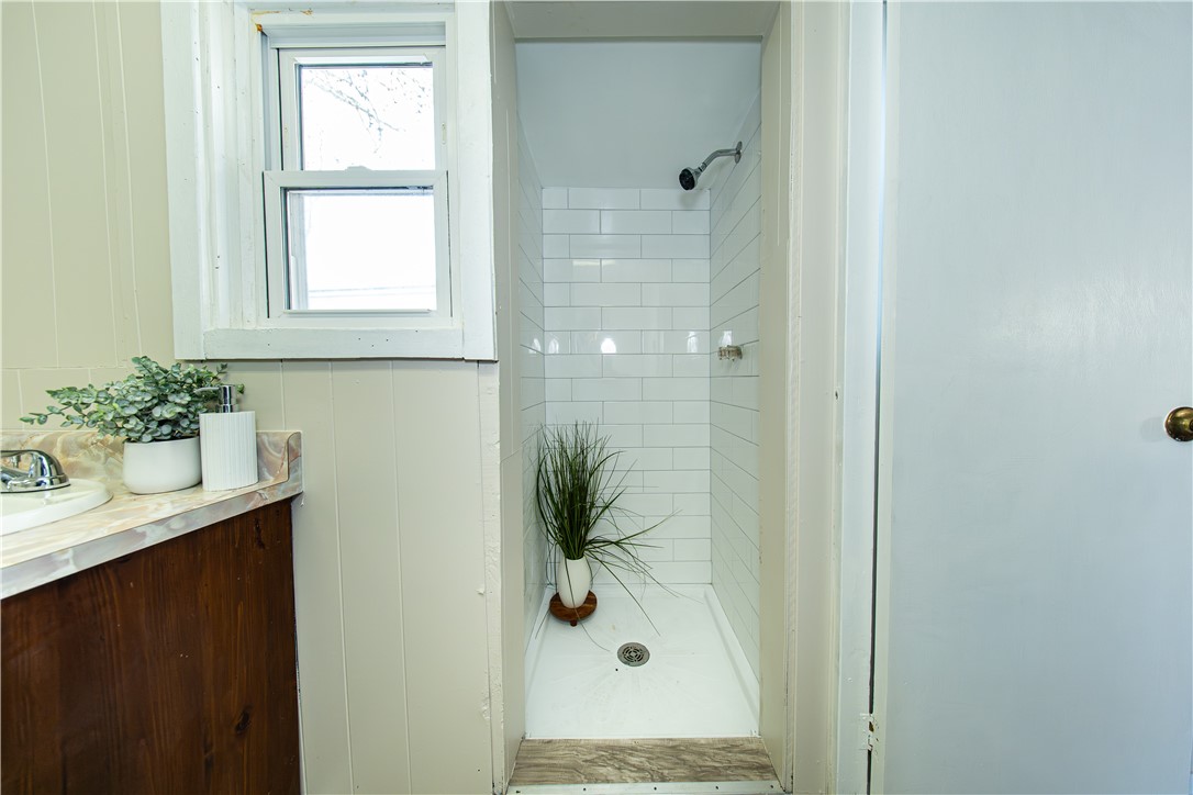 46 Andrew Comstock Road Warwick, RI 02886 - Photo 21 of 27