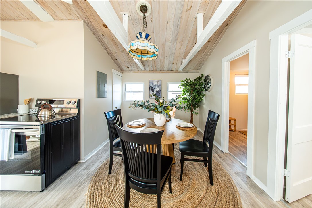 46 Andrew Comstock Road Warwick, RI 02886 - Photo 4 of 27