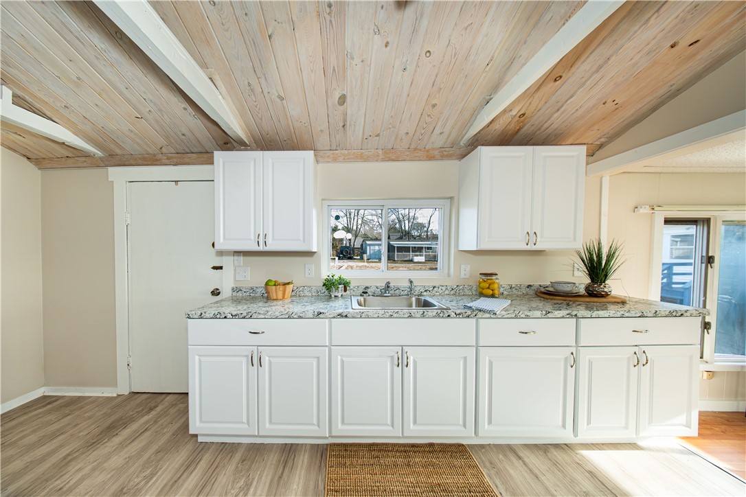 46 Andrew Comstock Road Warwick, RI 02886 - Photo 7 of 27