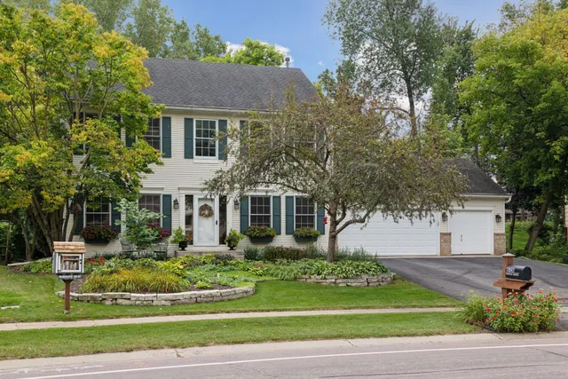 $550,000 | 13850 Pennock Avenue, Apple Valley, MN 55124