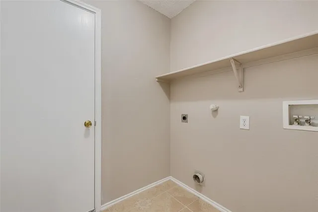 $2,500 | 602 Ambarella Street, Arlington, TX 76002