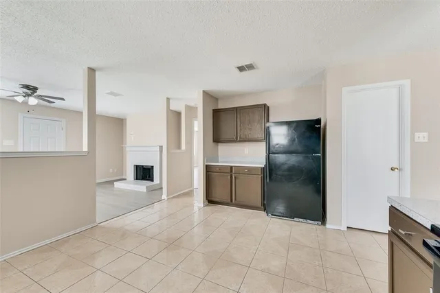 $2,500 | 602 Ambarella Street, Arlington, TX 76002