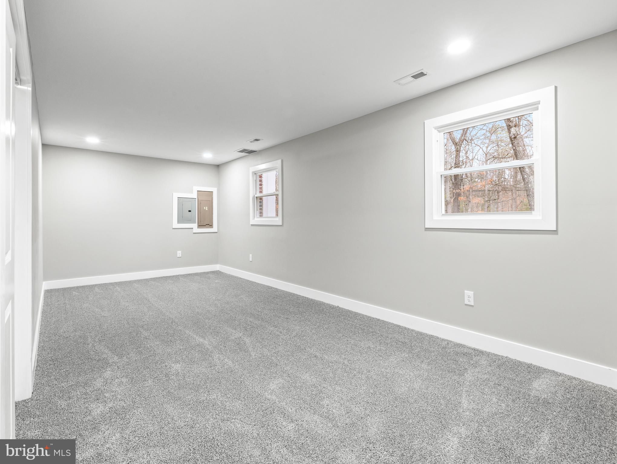 147 Sooy Place Road Tabernacle, NJ 08088 - Photo 21 of 27 en empty room with windows