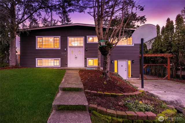 $1,075,000 | 12611 Southeast 160th Street, Renton, WA 98058