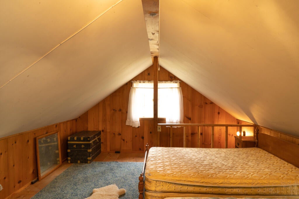 4609 Reeves Creek Road Selma, OR 97538 - Photo 20 of 35 Guesthouse Bedroom 2