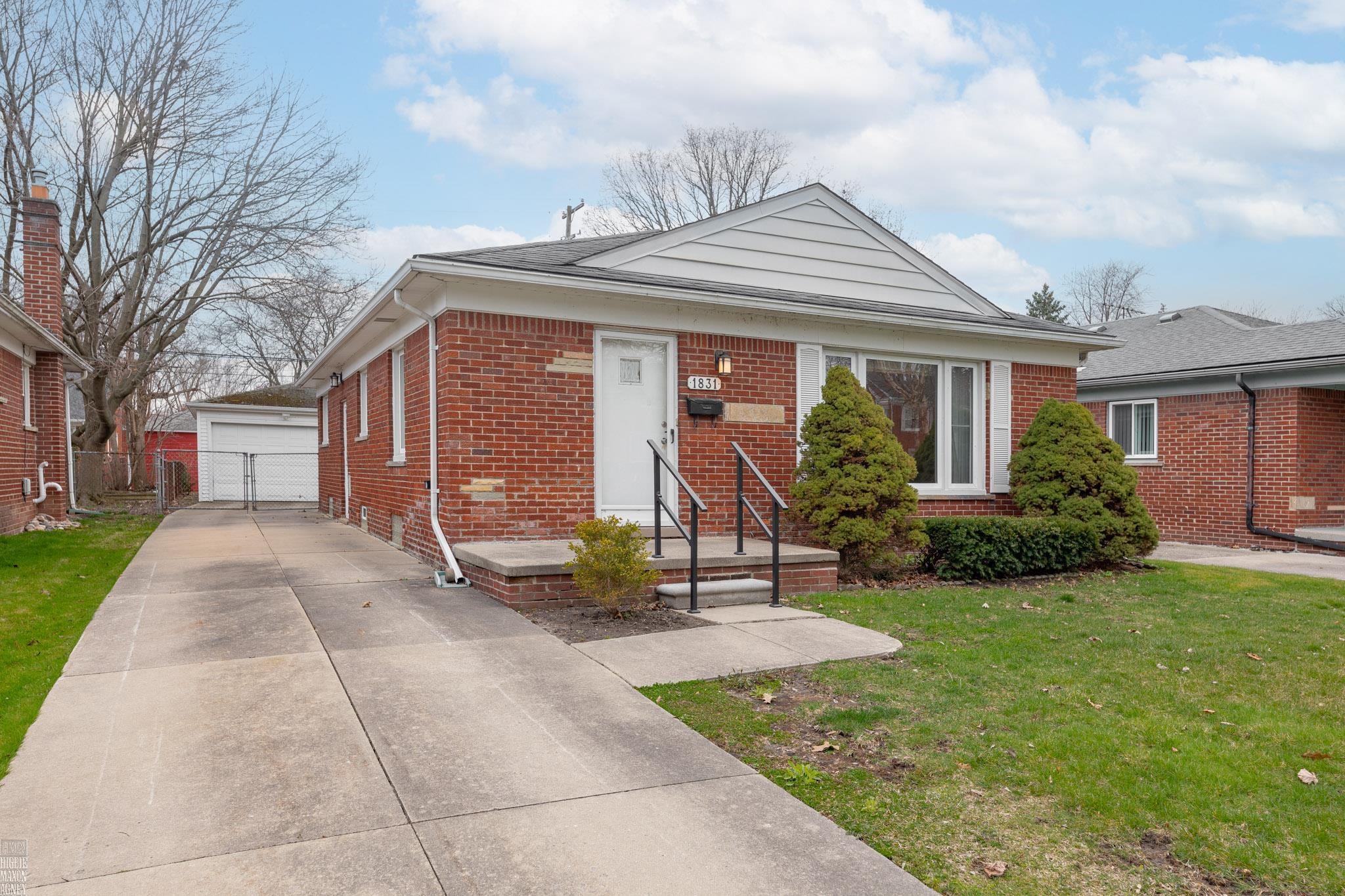 1831 Prestwick Road Grosse Pointe Woods, MI 48236 - Photo 1 of 26