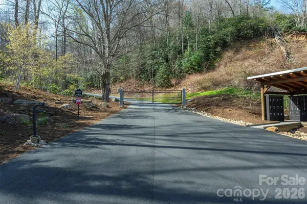 $179,900 | 1279 Arborcrest Way, Unit 38, Swannanoa, NC 28778