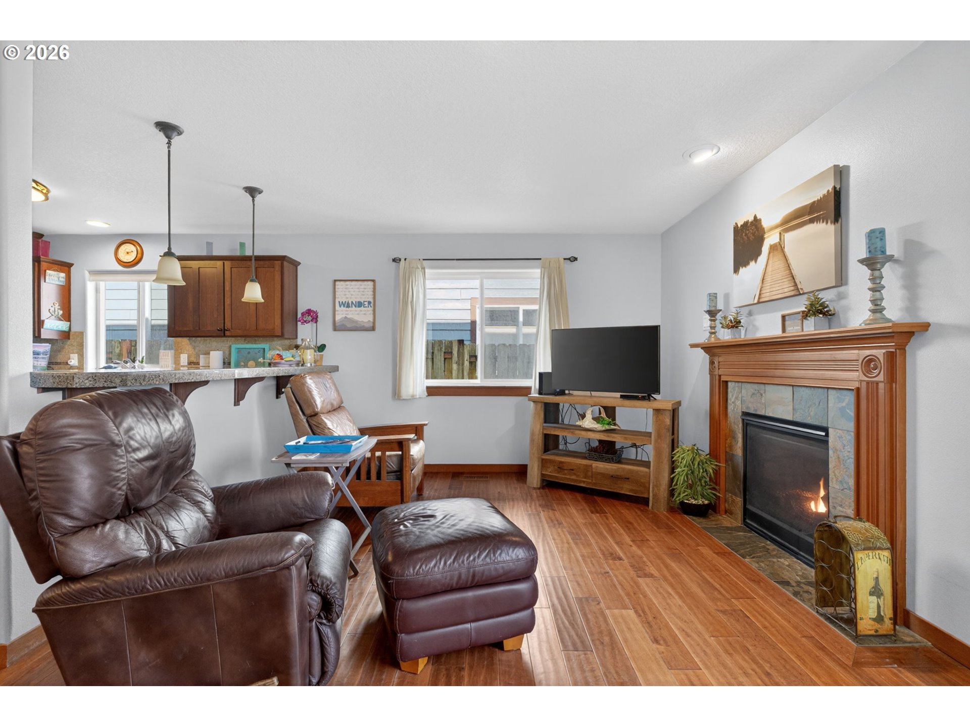 1061 South Columbia Street Seaside, OR 97138 - Photo 16 of 41 Living Room