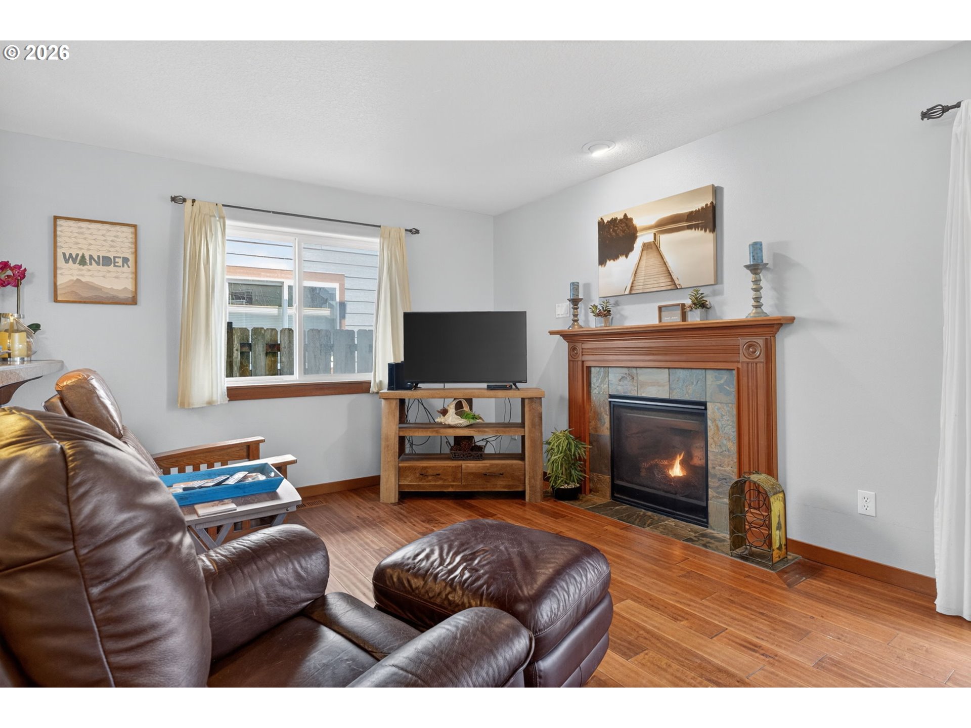 1061 South Columbia Street Seaside, OR 97138 - Photo 18 of 41 Living Room