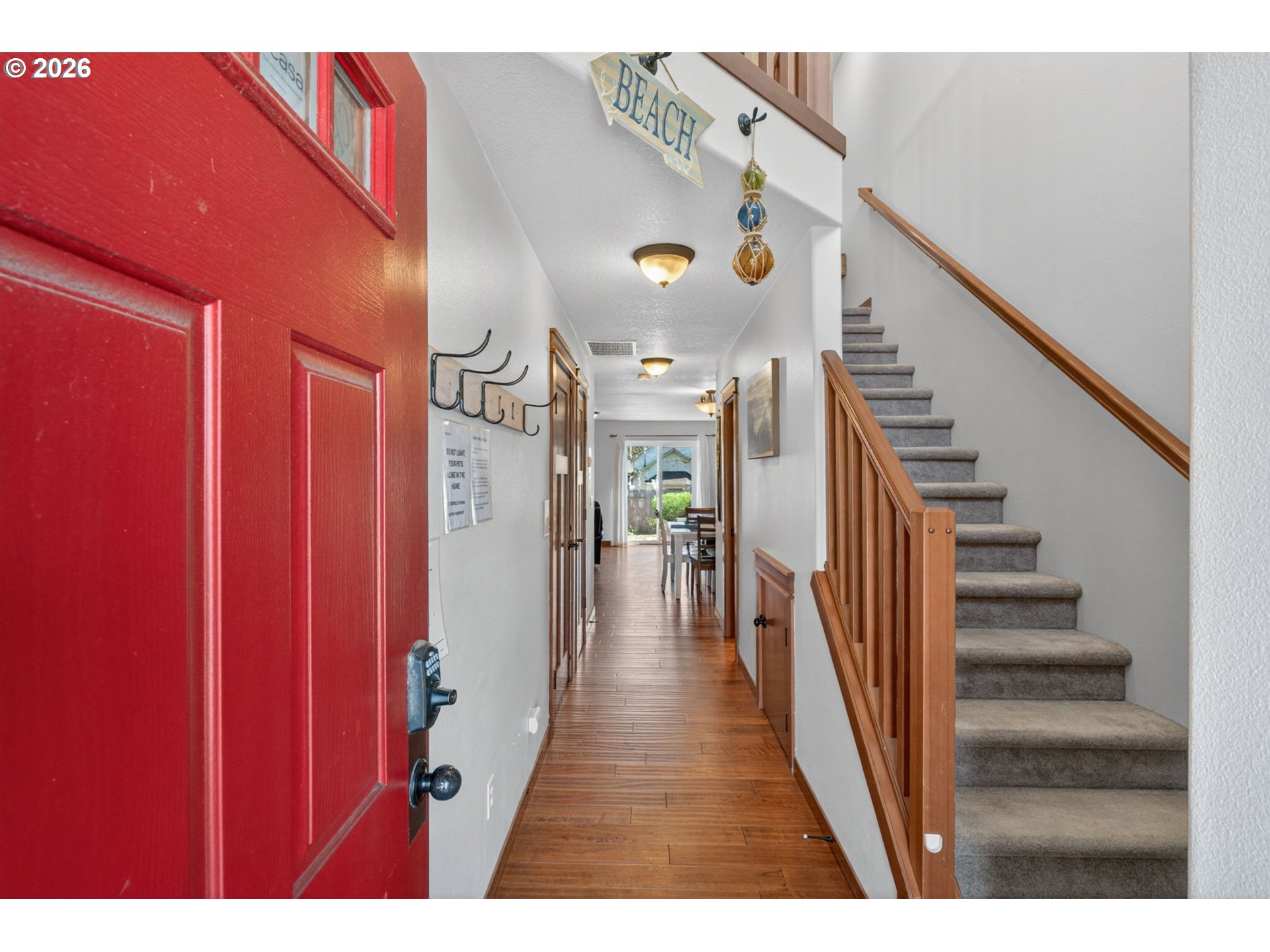 1061 South Columbia Street Seaside, OR 97138 - Photo 6 of 41 Entrance/Foyer