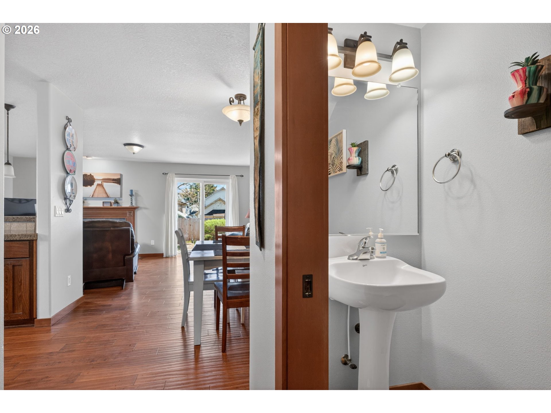 1061 South Columbia Street Seaside, OR 97138 - Photo 7 of 41 Bathroom