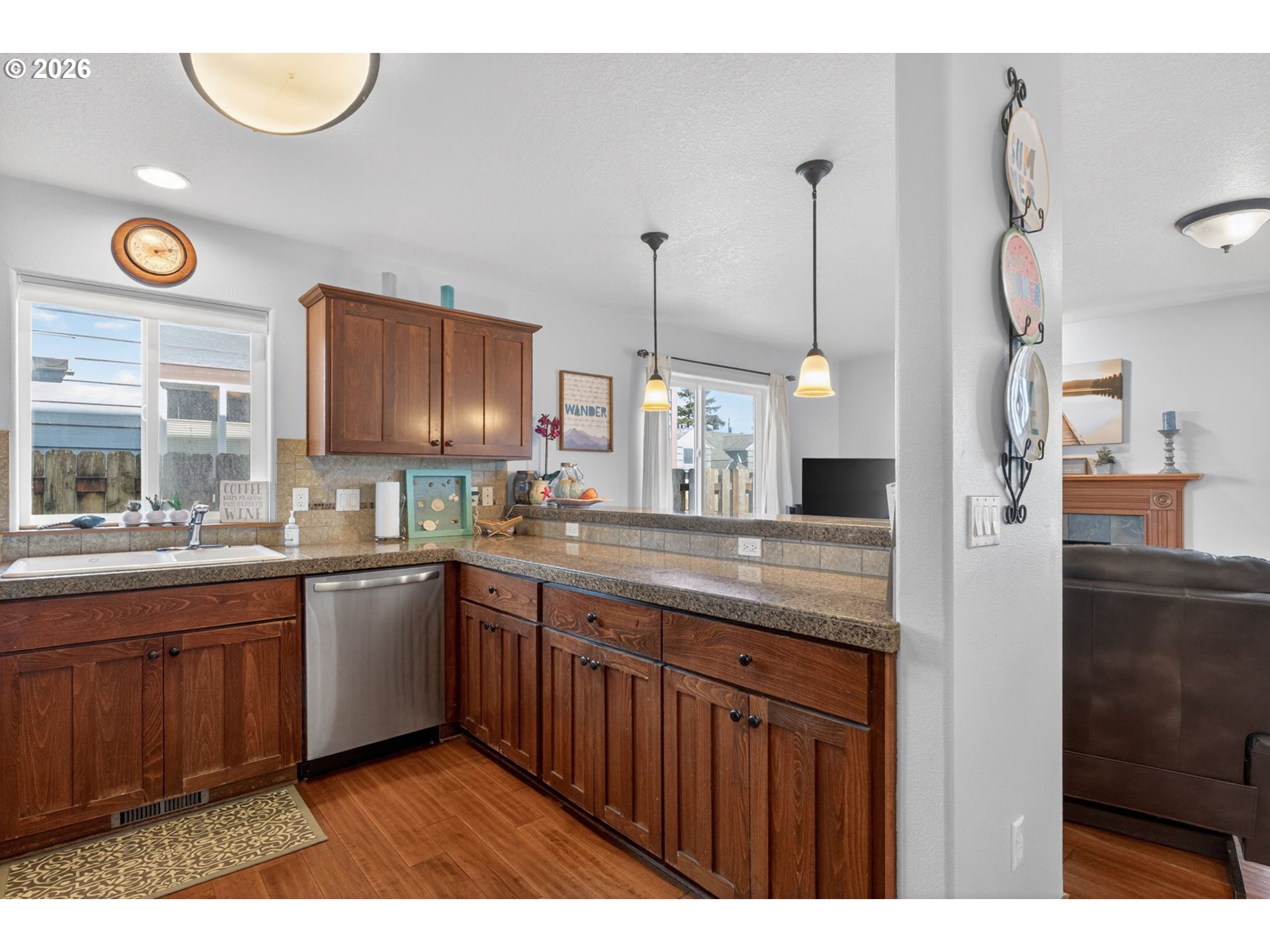 1061 South Columbia Street Seaside, OR 97138 - Photo 10 of 41 Kitchen