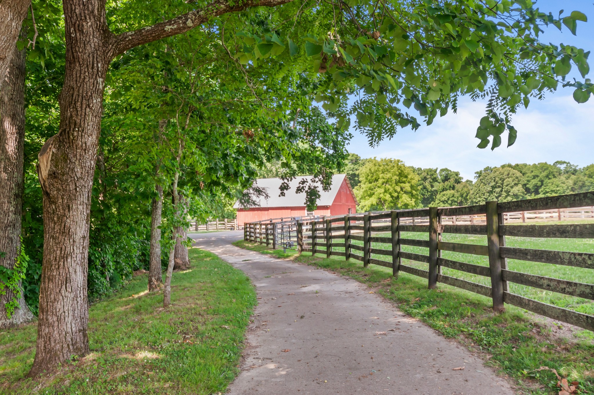 7480 South Harpeth Road Franklin, TN 37064 - Photo 13 of 51 a view of a pathway with a yard
