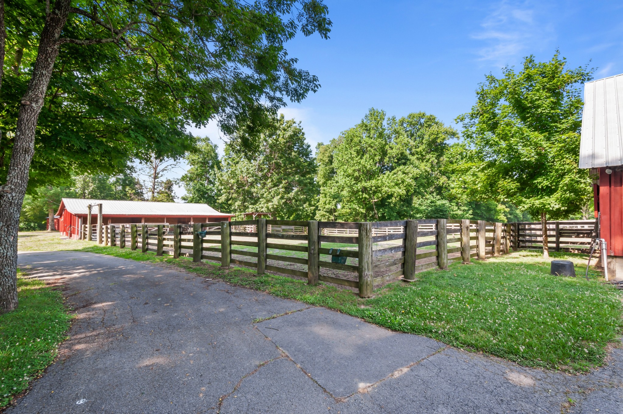 7480 South Harpeth Road Franklin, TN 37064 - Photo 25 of 51 a garden view