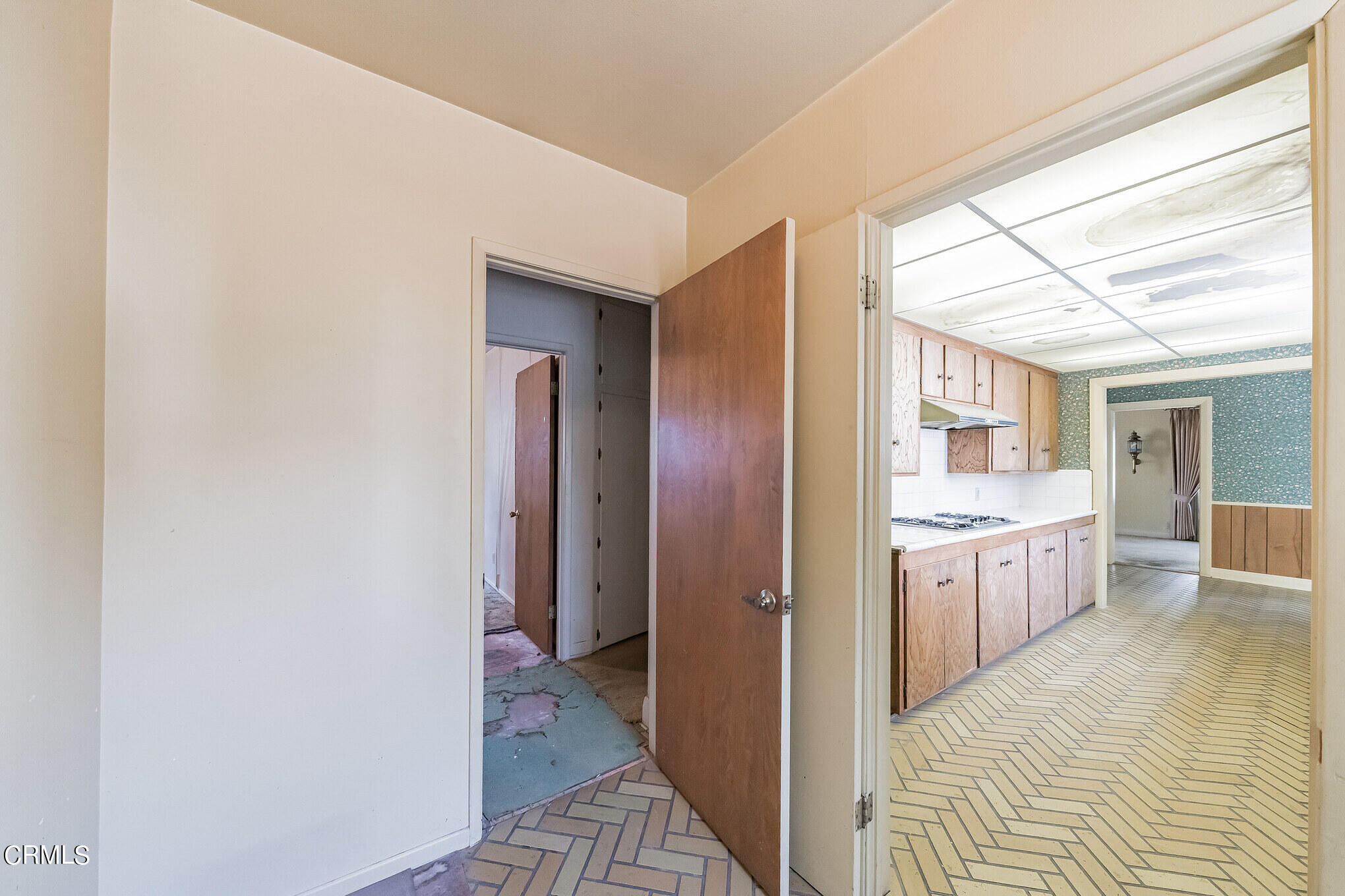 503 West Le Roy Avenue Arcadia, CA 91007 - Photo 15 of 33 a large bathroom with a glass door shower and sink