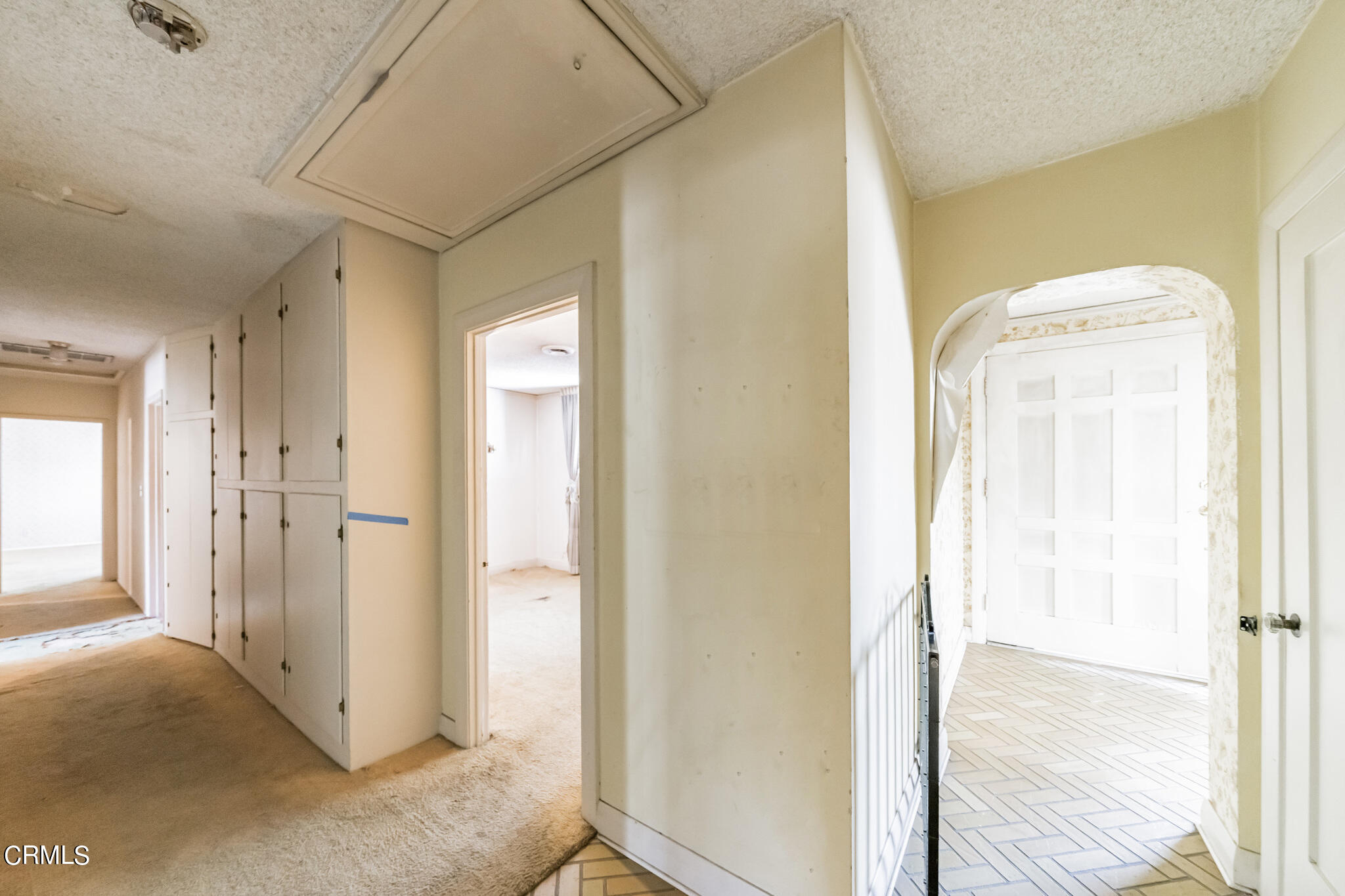 503 West Le Roy Avenue Arcadia, CA 91007 - Photo 20 of 33 a view of hallway with wooden floor