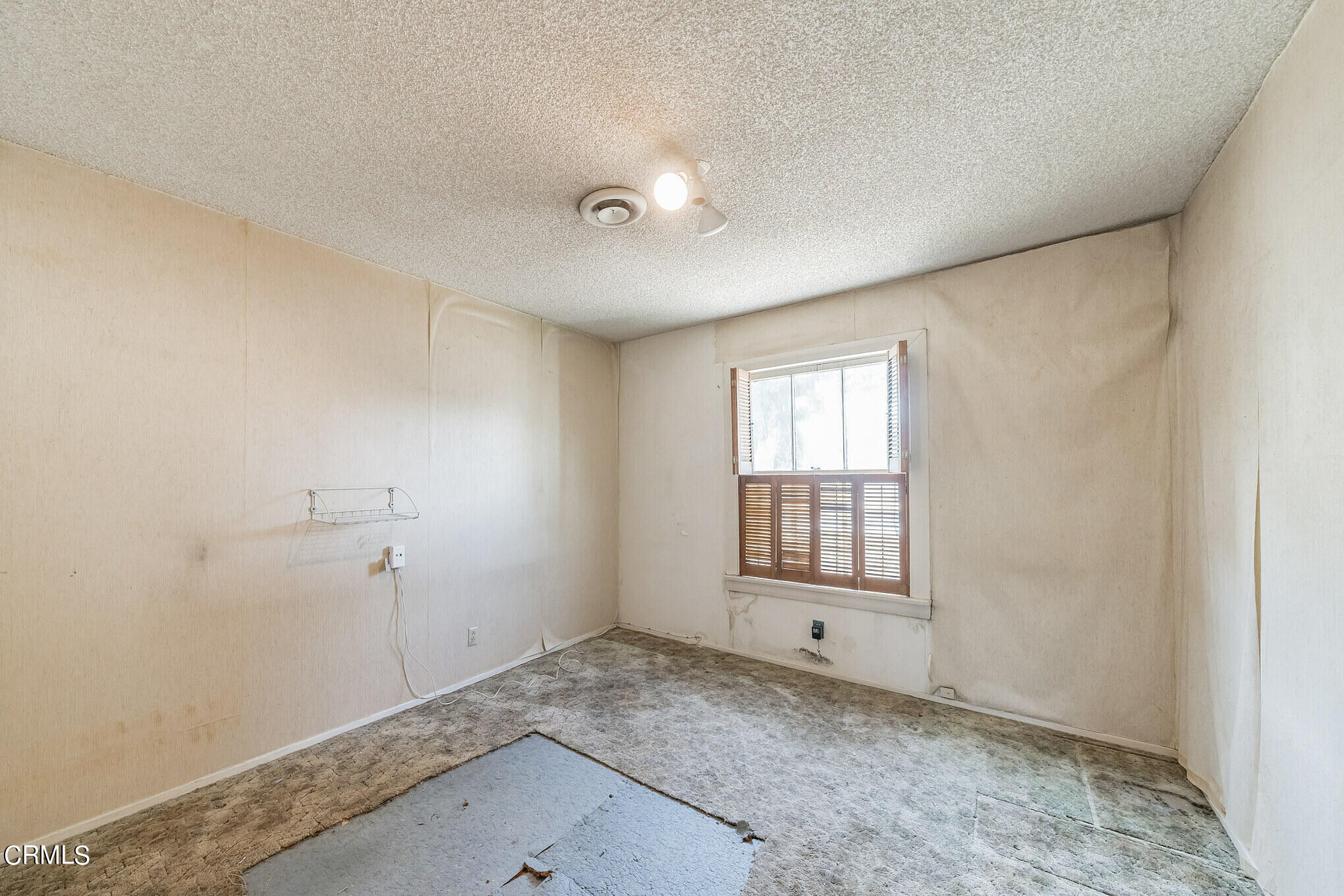 503 West Le Roy Avenue Arcadia, CA 91007 - Photo 22 of 33 a view of a window in an empty room