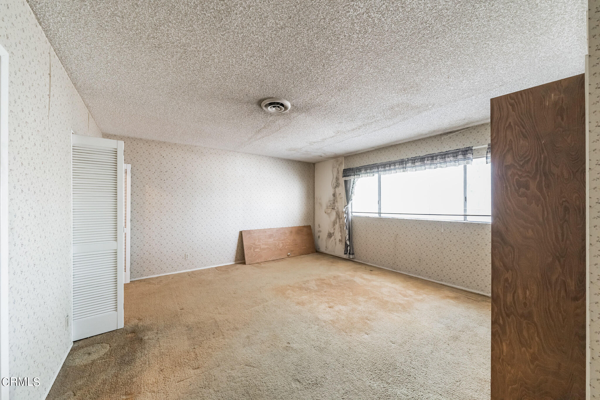 503 West Le Roy Avenue Arcadia, CA 91007 - Photo 24 of 33 a view of an empty room with a window