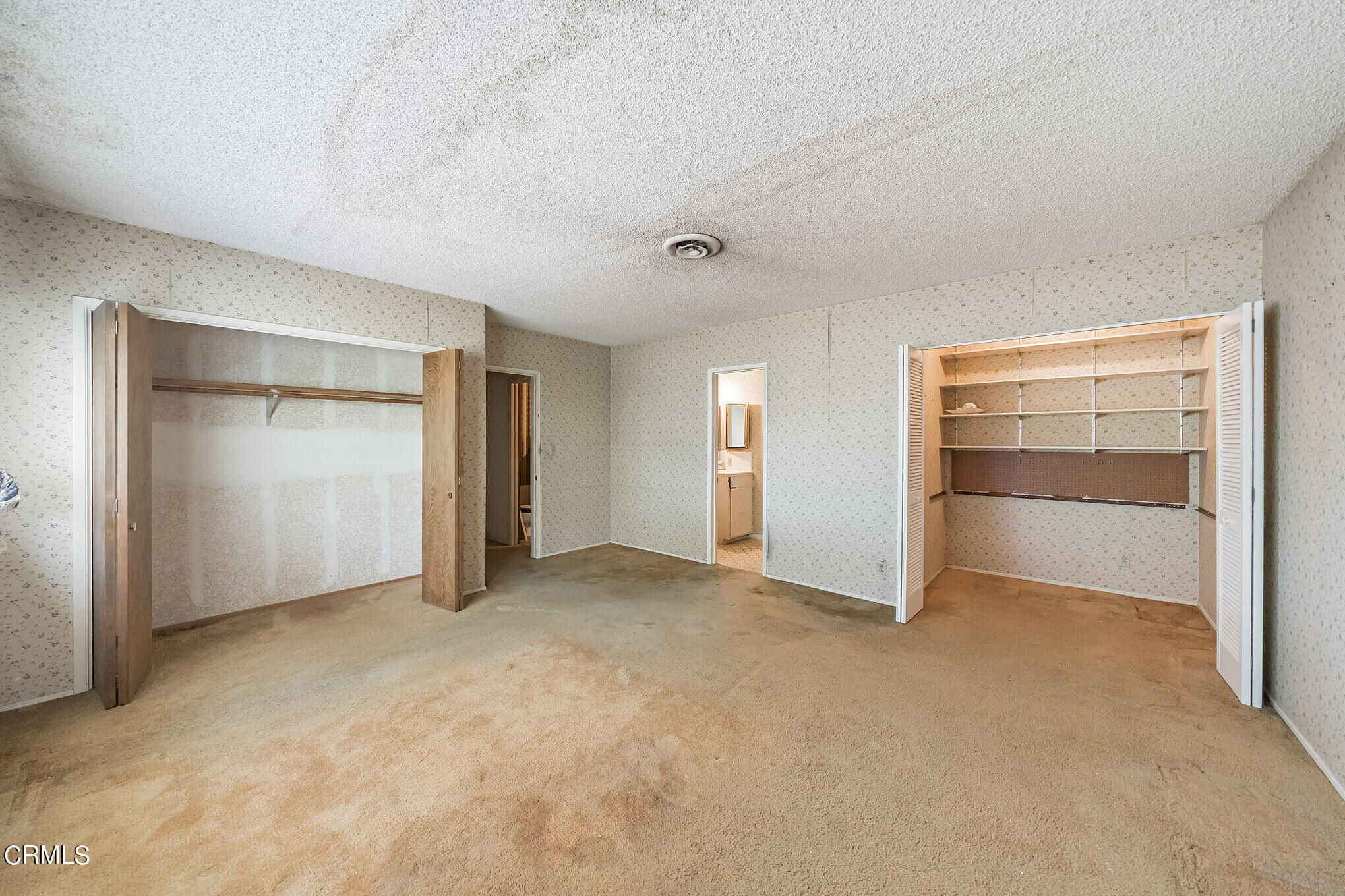 503 West Le Roy Avenue Arcadia, CA 91007 - Photo 25 of 33 a view of an empty room with closet and bathroom