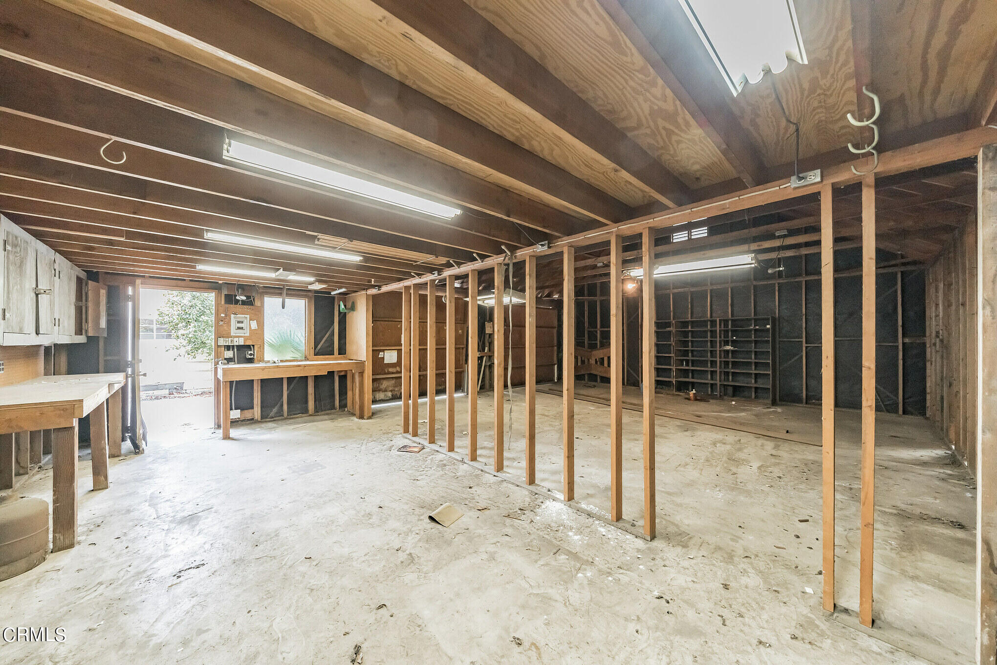 503 West Le Roy Avenue Arcadia, CA 91007 - Photo 31 of 33 a view of an empty room with wooden roof